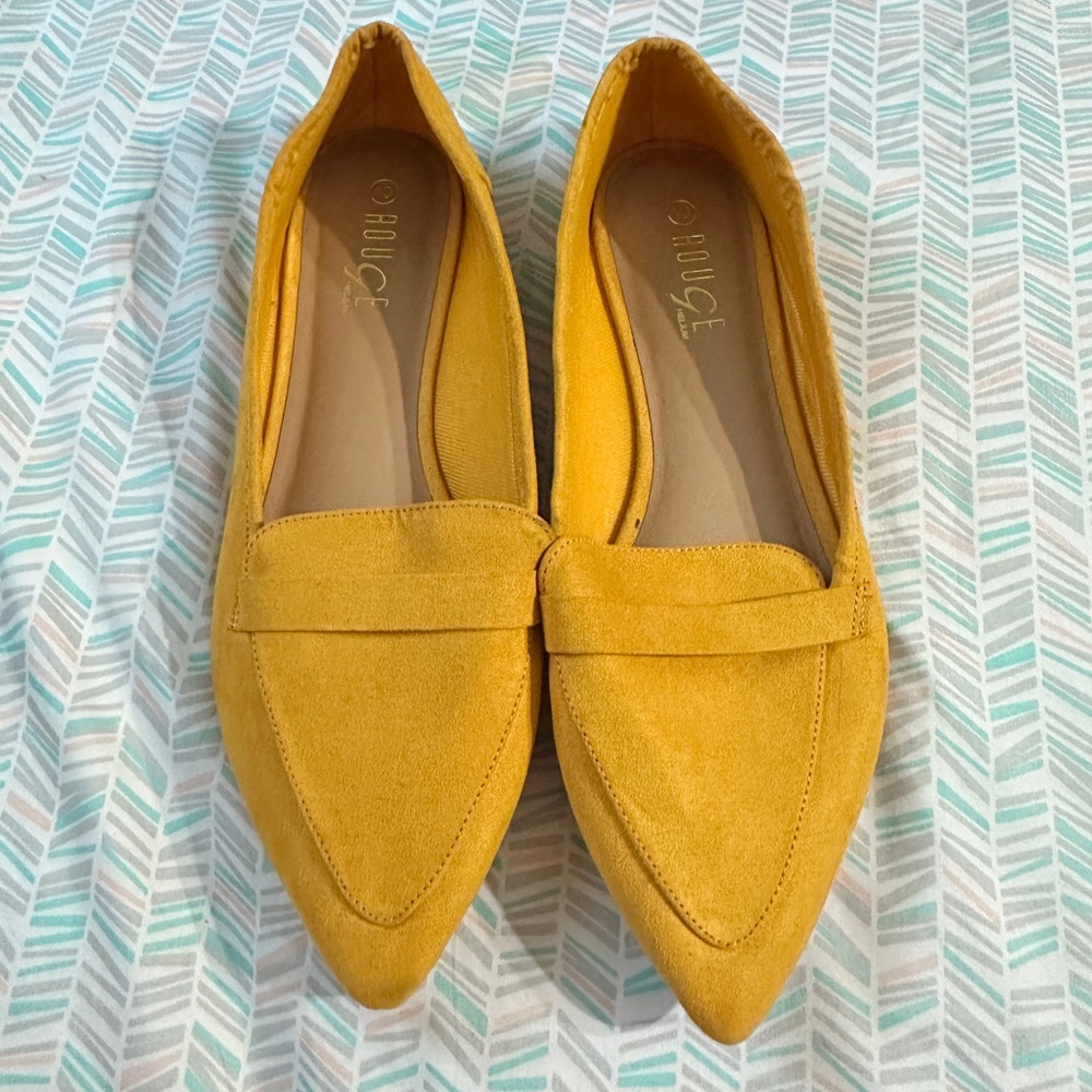 Women’s Sz 10 Rouge Helium Mustard Flats